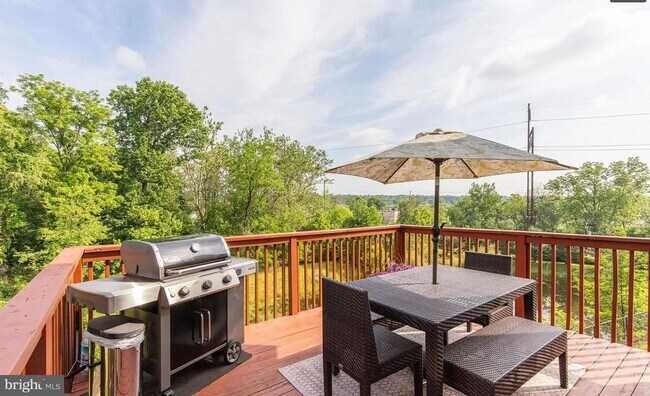 Building Photo - 423 Fort Hill Cir