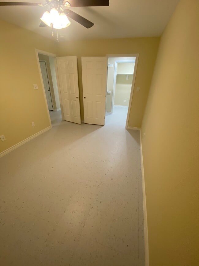 Master bedroom - 188 Duck Pond Rd