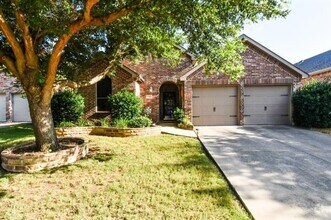 Building Photo - 1700 Bluebird Dr