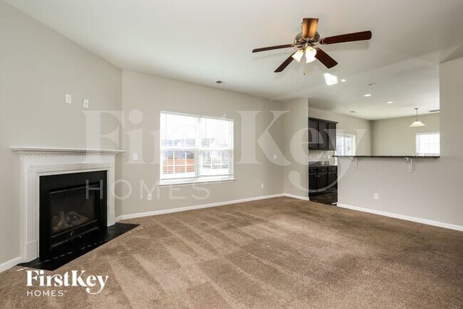 Foto del edificio - 3235 Grandview Club Rd