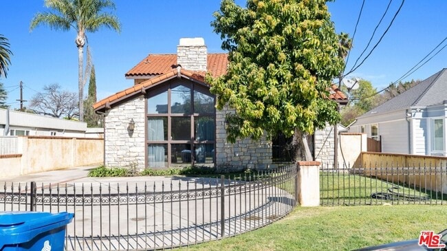 Foto del edificio - 12841 Landale St