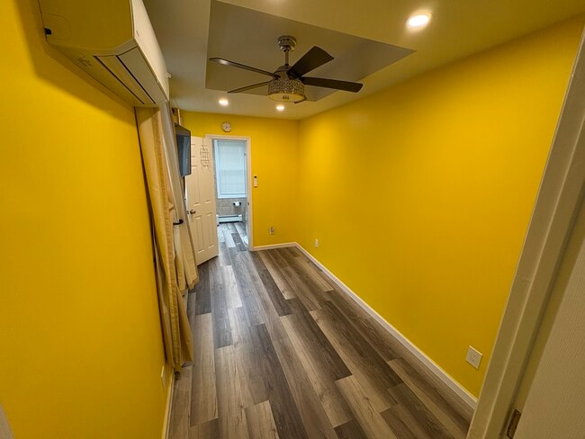 Building Photo - 132 Oakfield Ave