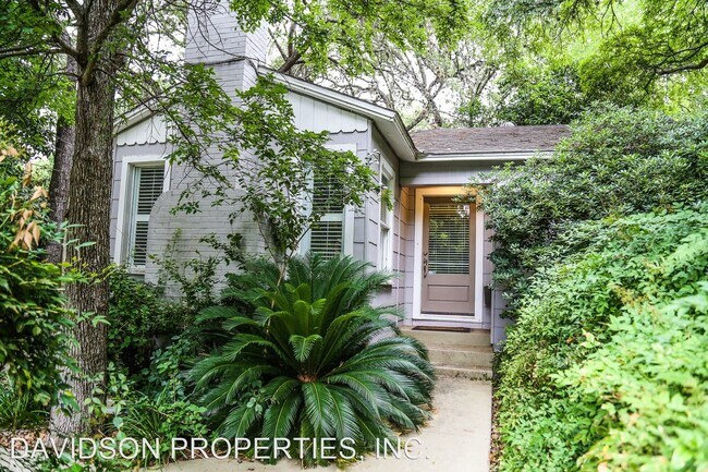 Foto del edificio - 3 br, 2 bath House - 135 Tuxedo Ave