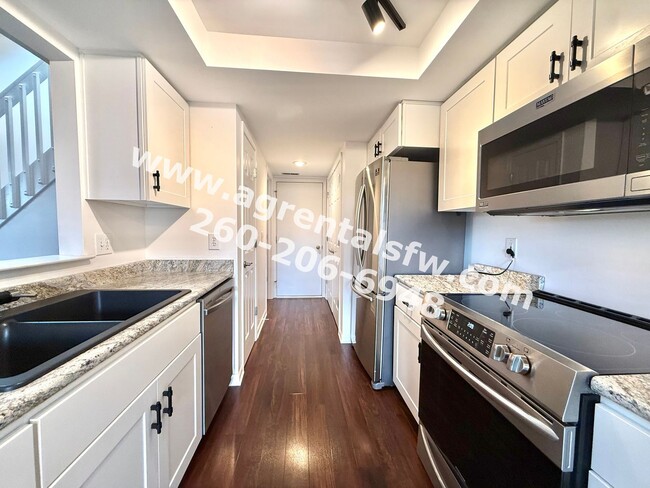 Building Photo - 2 Bedroom Villa