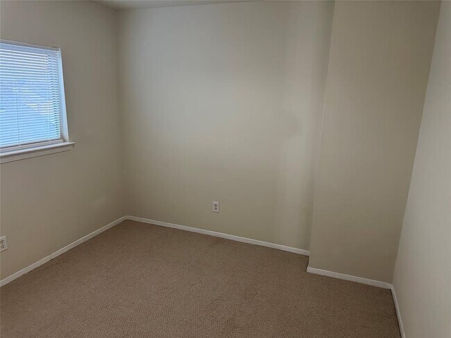 Building Photo - 6410 Provident Green Dr