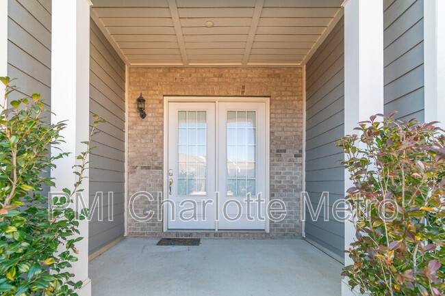Building Photo - 11221 Kilkenny Dr