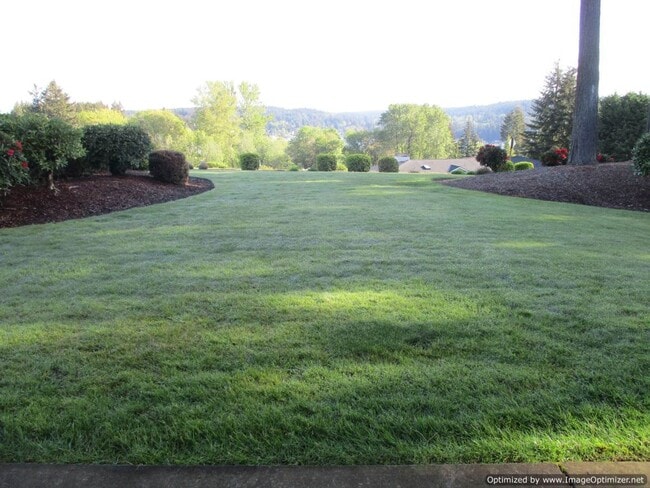 Building Photo - 2 Bedroom, 2 bathroom Northview Terrace Co...