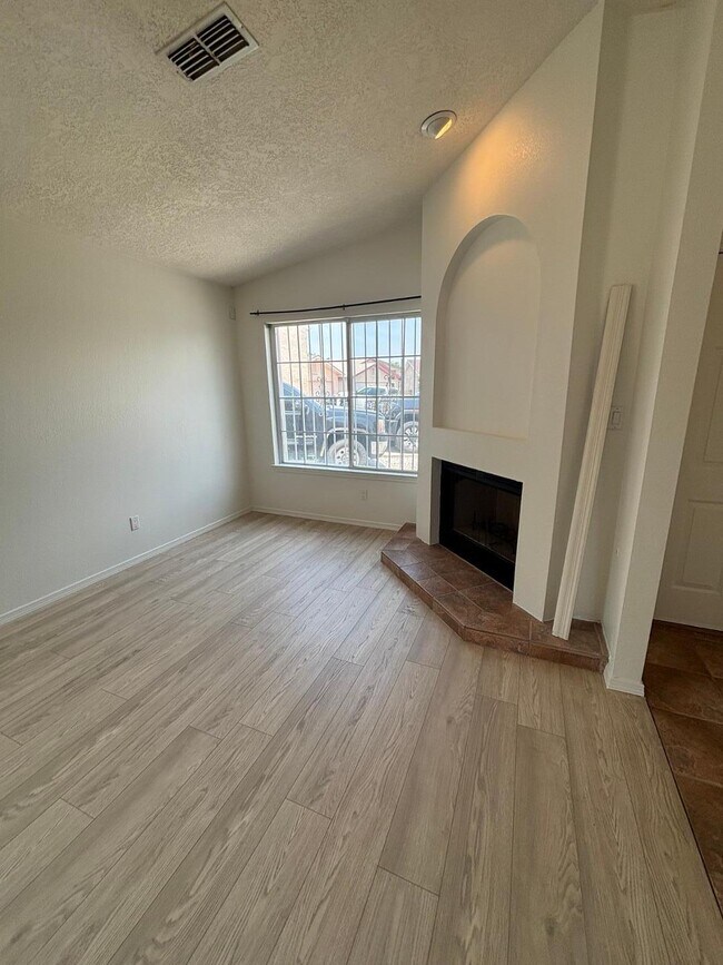 Foto del edificio - 7822 Desert Springs Ct SW