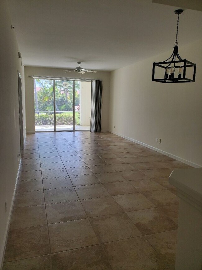 Foto del edificio - ANNUAL RENTAL - 2 BED / 2 BATH AT FALLING ...