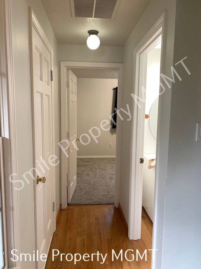 Building Photo - Spacious 5 bedrooms house in Beaverton