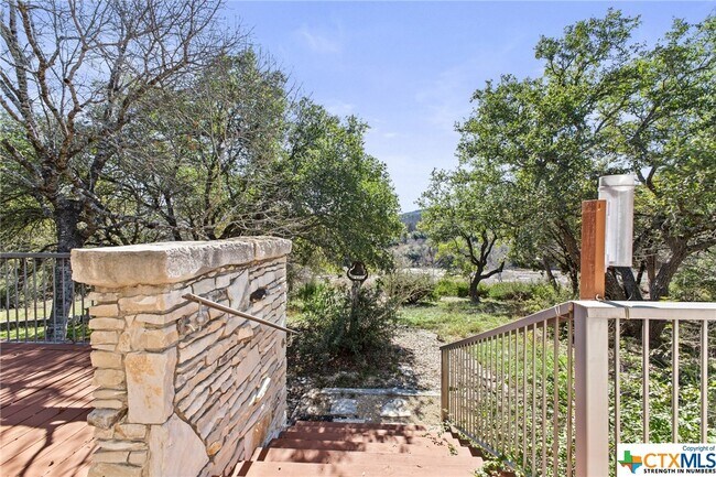 Foto del edificio - 2601 River Rd