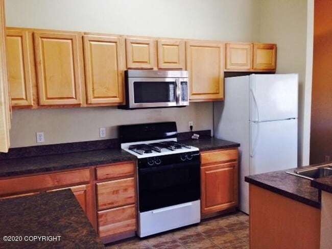 Building Photo - 3 Bed / 2 Bath Midtown Townhouse!