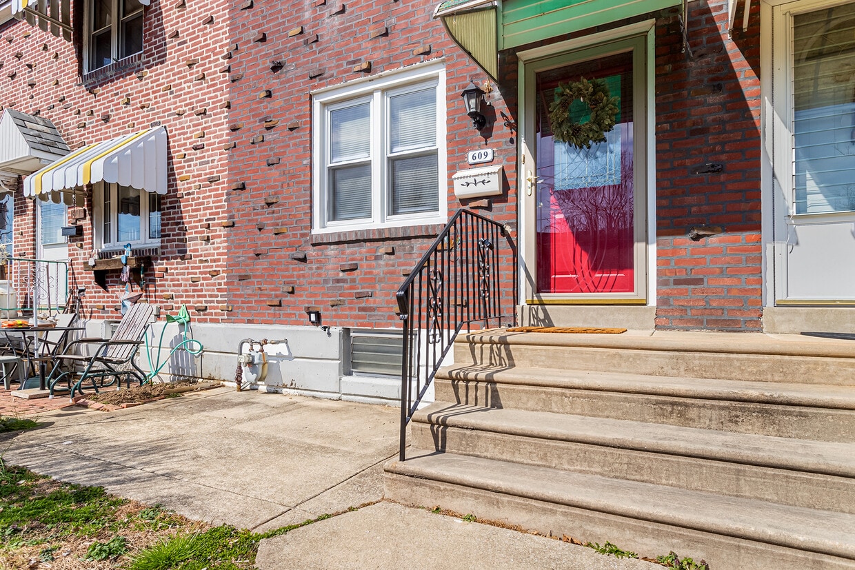 609 Magnolia Ave, Glenolden, PA 19036 Townhome Rentals in Glenolden