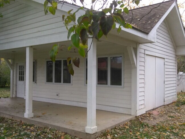 Foto del edificio - 6027 Lincoln Ave
