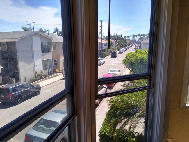 Building Photo - 153 Ximeno Ave