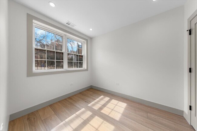 Foto del edificio - 2134 N Bingham St