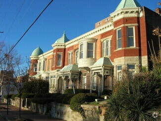 Building Photo - 218 W Main St