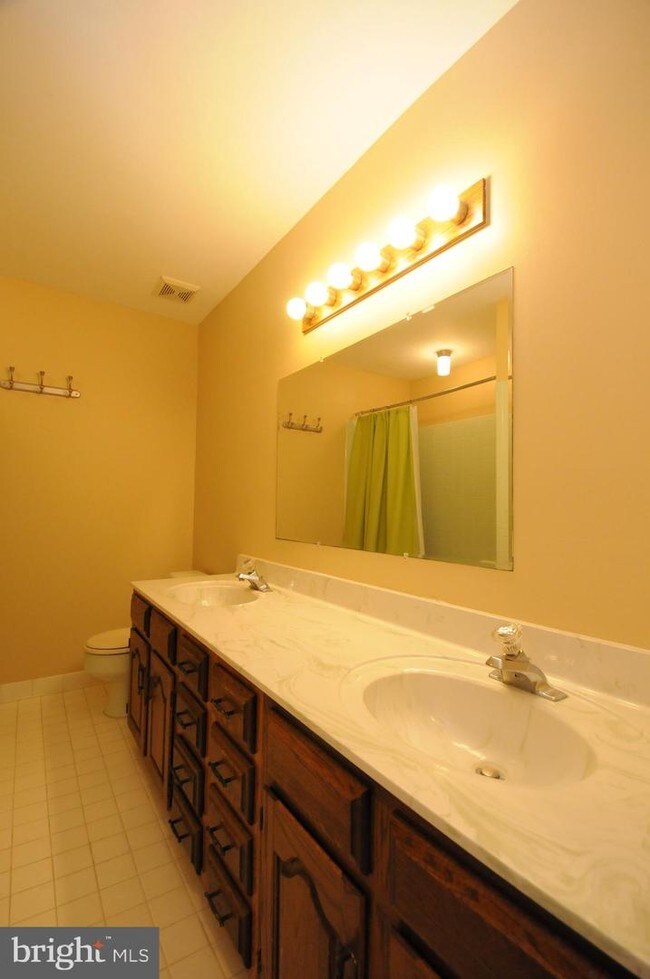 Building Photo - 37369 Wineberry Ln