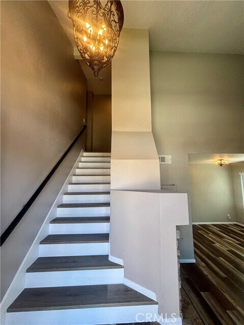 Foto del edificio - 5 Falcon Crest Ln