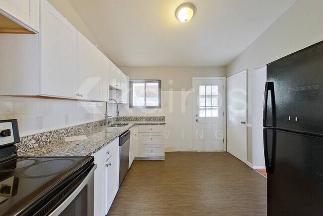 Foto del edificio - 425 St Edward Ln