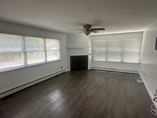Building Photo - Spacious Home in Belvedere!