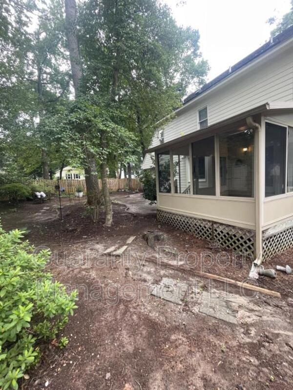 Foto del edificio - 639 Greenwood Cir
