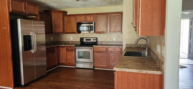 Foto del edificio - 429 Eastfield Dr
