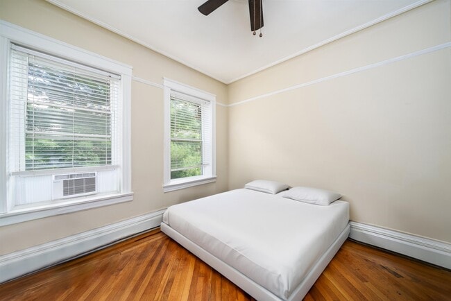 Building Photo - 66 Romaine Ave