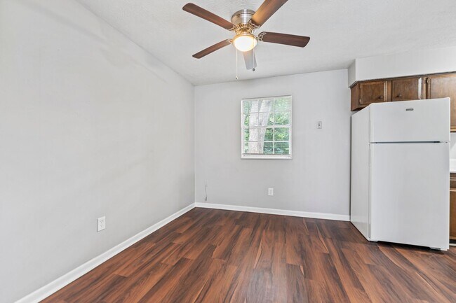 Building Photo - 12513 E Orell Rd