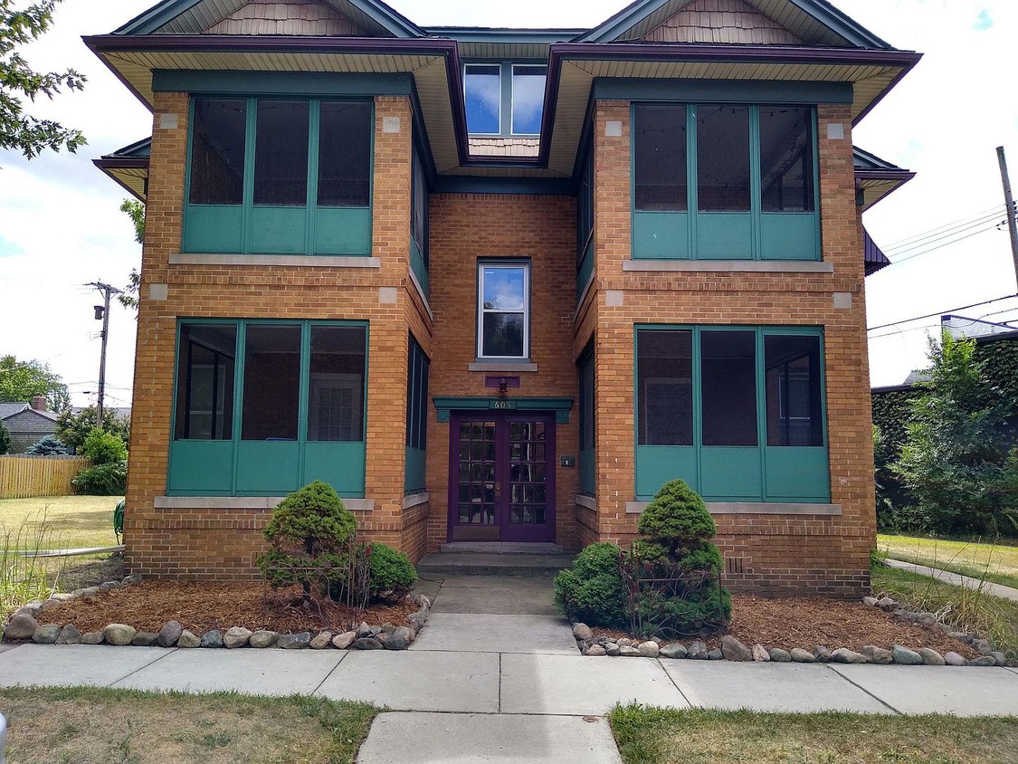 Primary Photo - 605 W Hudson Ave
