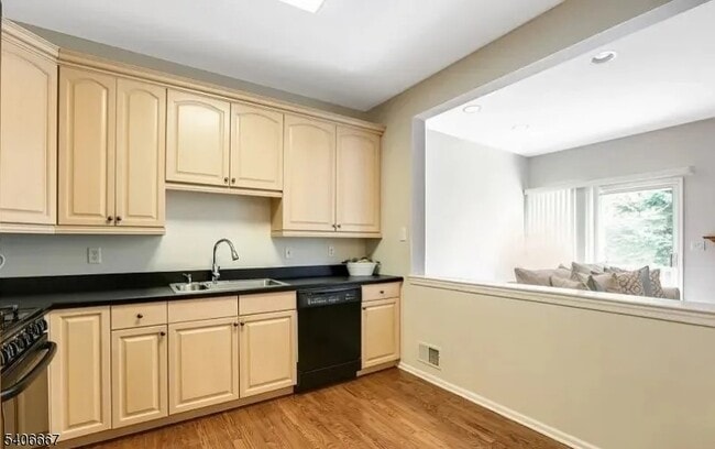 Foto del edificio - 23 Wiley Ct