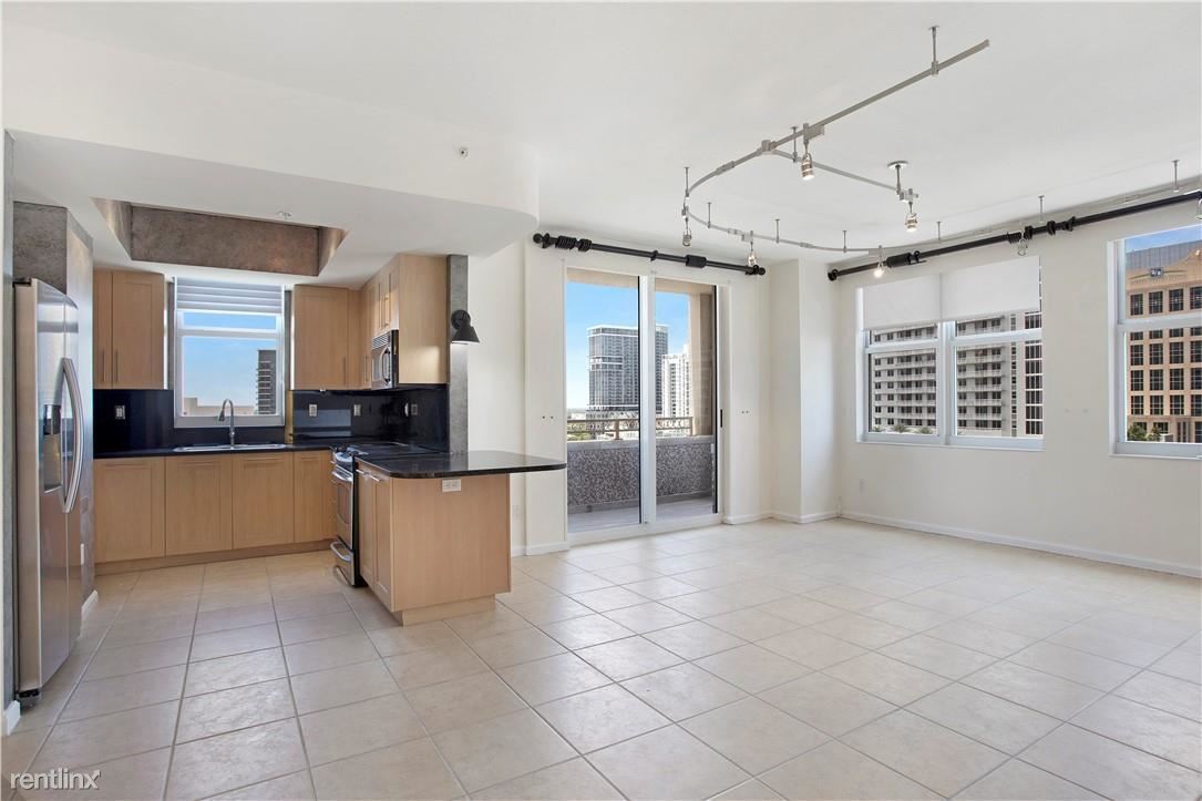 Primary Photo - 3 br, 2 bath Condo - 511 SE 5th Ave Apt 1416