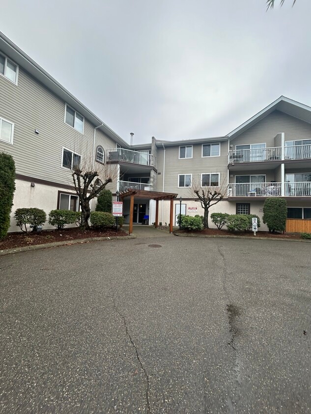 Primary Photo - 45222 Watson Rd