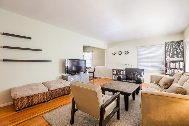 1137 26th St Unit D Santa Monica Ca 90403 Condo For In Building Photo 1137 26th St