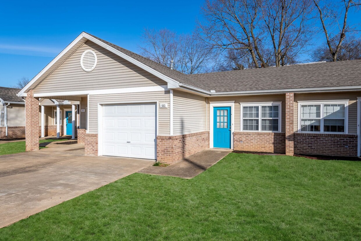 Remodeled 2 Bedroom Duplex in Rogers AR – Pet Friendly, Private Community - Remodeled 2 Bedroom Duplex in Rogers AR – Pet Friendly, Private Community