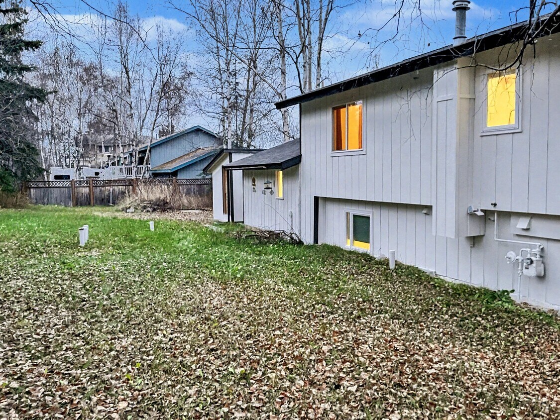 Foto principal - 23030 Sherman St