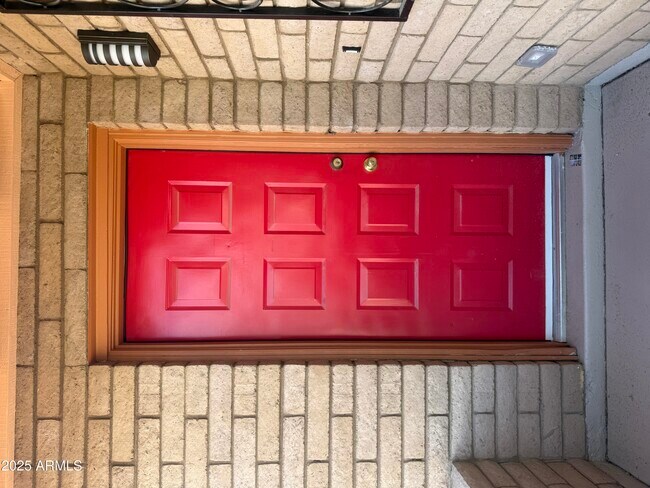 Building Photo - 2019 E Colgate Dr