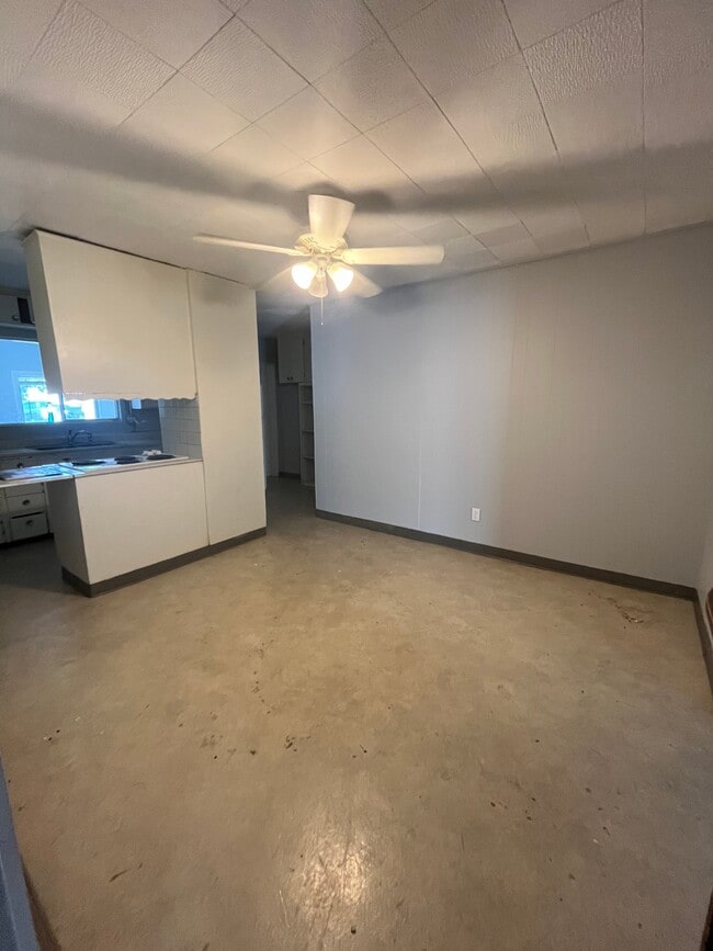 Building Photo - 16031 Rd 10.7 NW