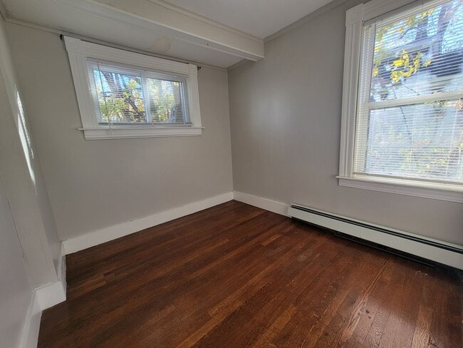 Foto del edificio - 385-387 Belmont St