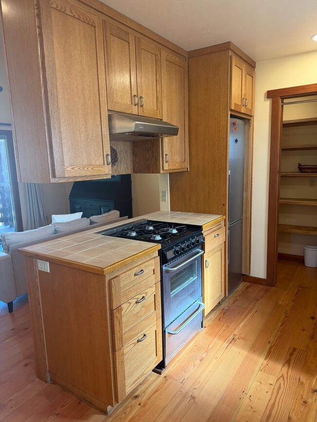 Building Photo - Heart of Downtown Ojai