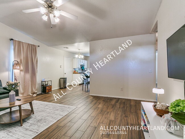 Building Photo - 414 English Elm Ln