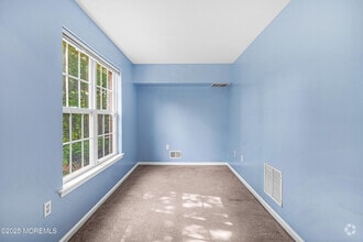 Building Photo - 40 Rojewski Way