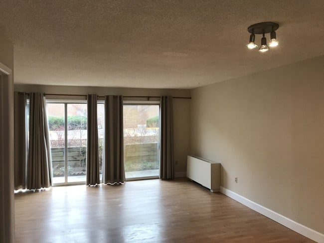 Building Photo - 2BD/1.5BA Boulder Condo *No Undergrads*