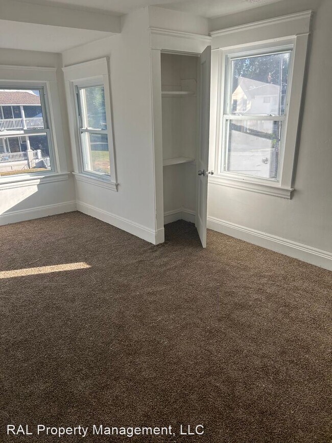 Building Photo - 3 br, 1 bath House - 14014 Idarose Ave