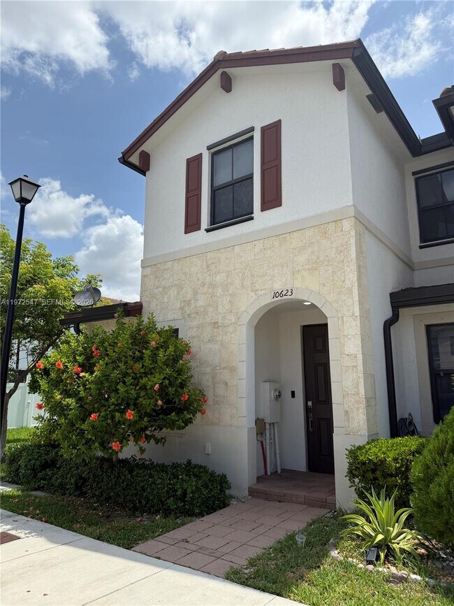 Foto del edificio - 10623 West 33rd Ct