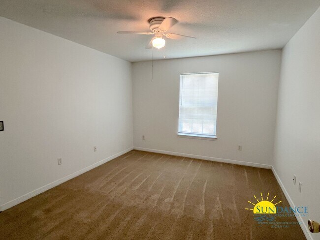 Foto del edificio - Charming 3 Bedroom Bungalow in Navarre!