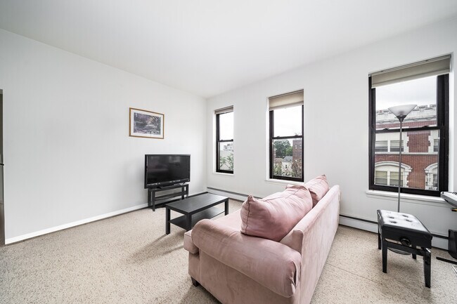 Foto del edificio - 496 Pavonia Ave