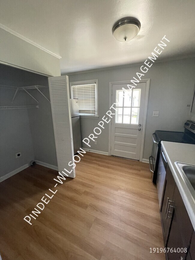 Foto del edificio - 2224 Bernard St