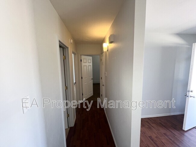 Foto del edificio - 5837 Guadalupe Trail NW