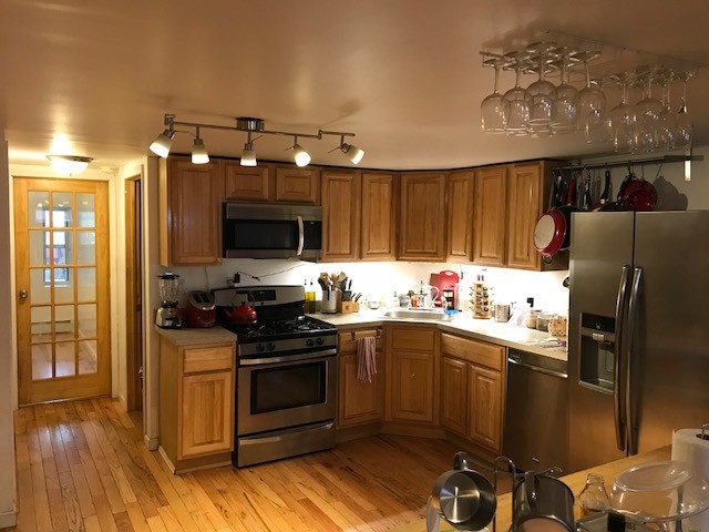 Primary Photo - 1156 Halsey St